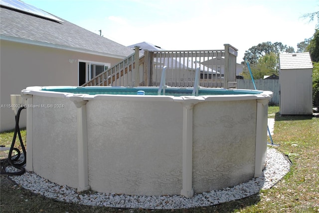 view of swimming pool