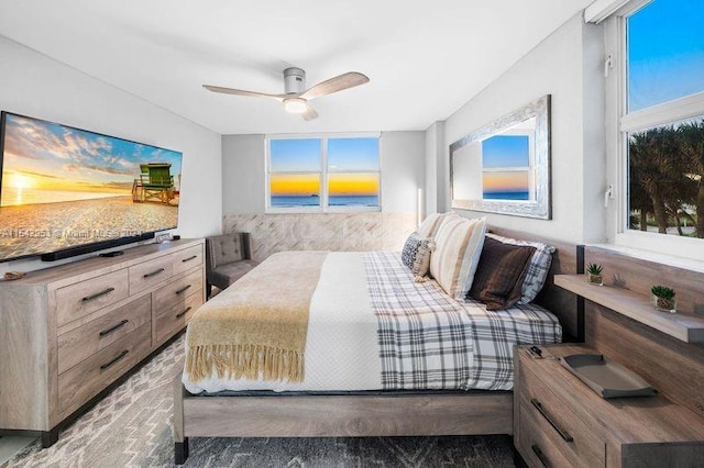 bedroom featuring ceiling fan