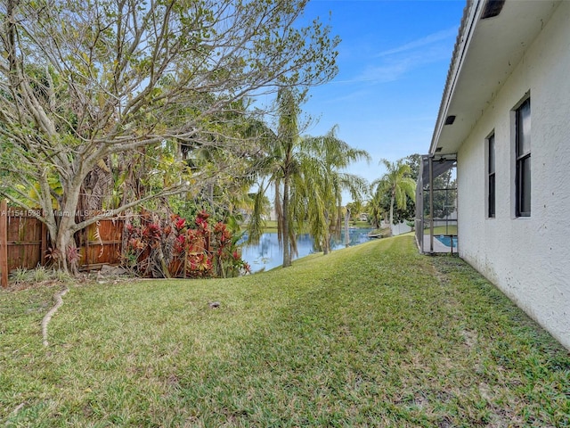 view of yard featuring a water view