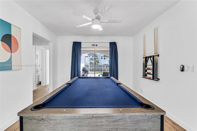 game room featuring pool table, light hardwood / wood-style floors, and ceiling fan