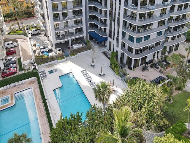 view of swimming pool