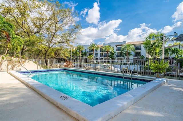 view of swimming pool