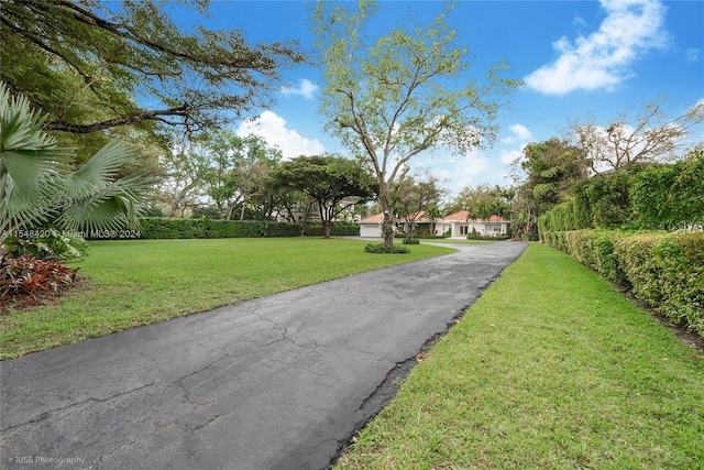 Listing photo 3 for 5320 N Kendall Dr, Coral Gables FL 33156