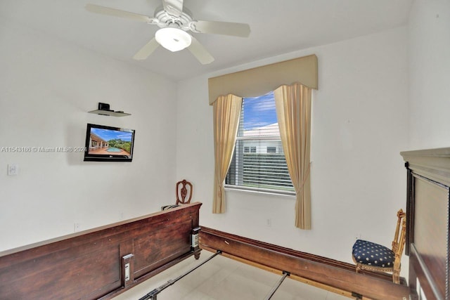 bedroom with ceiling fan