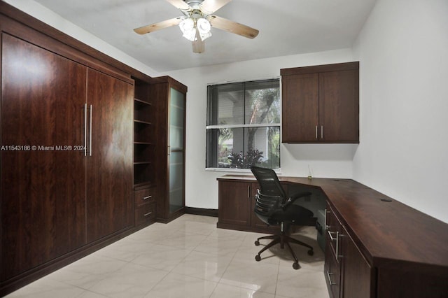 office area featuring ceiling fan