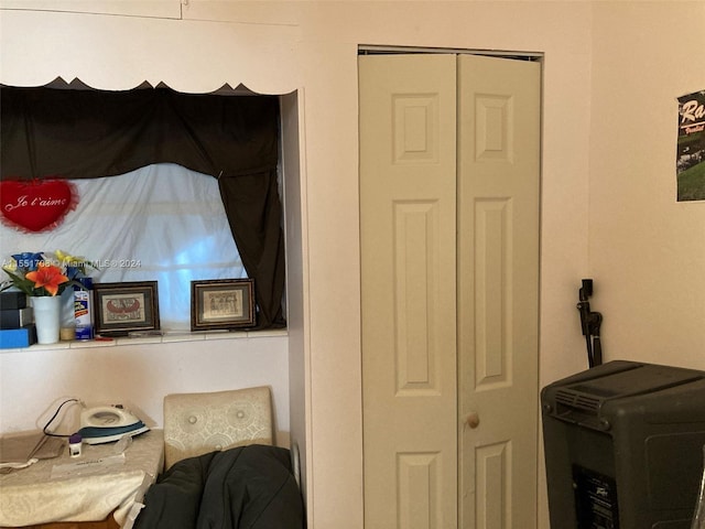 bedroom featuring a closet