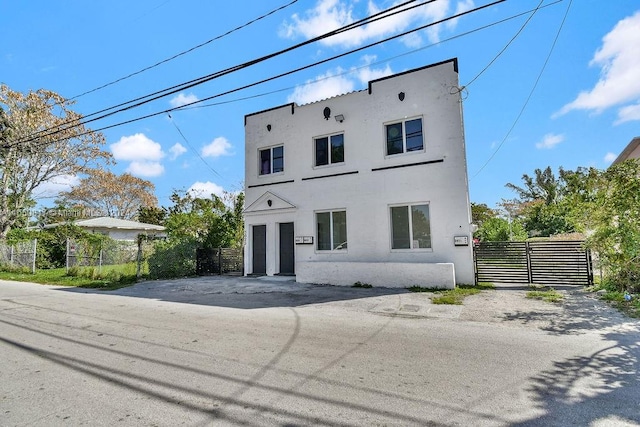 view of front of property