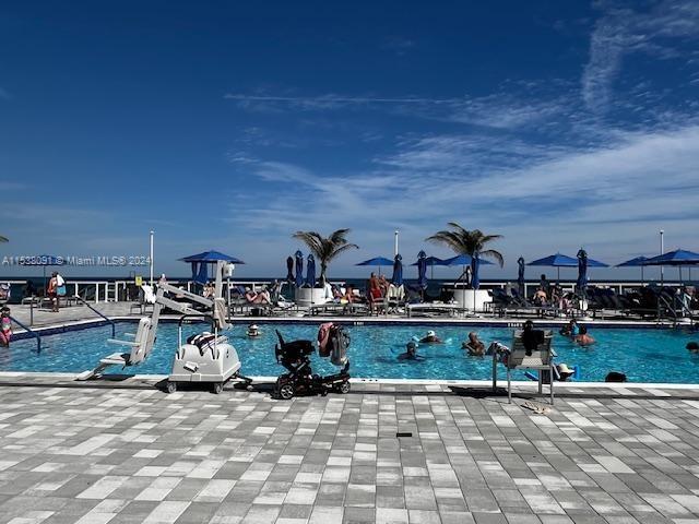 view of swimming pool