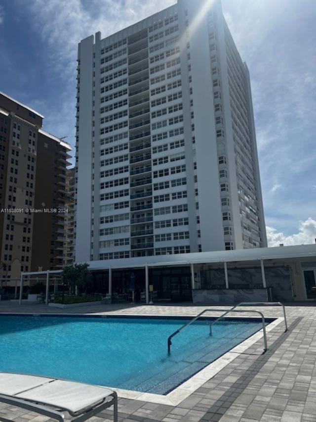 view of swimming pool