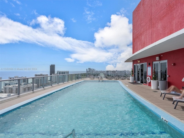 view of swimming pool