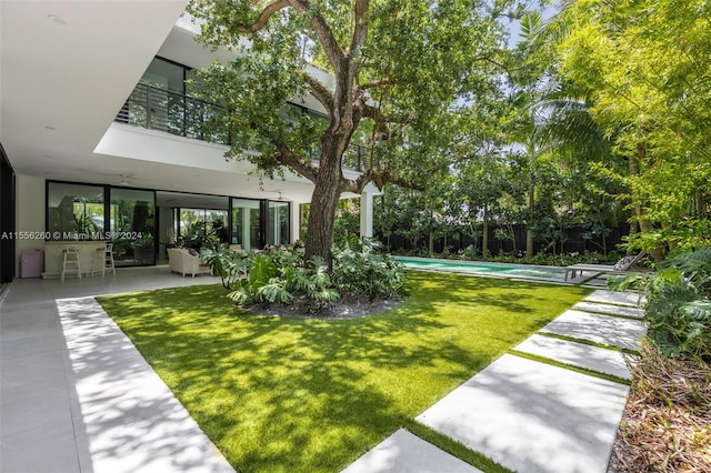 view of yard with a patio