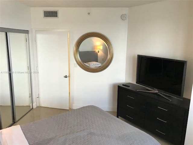 bedroom featuring a closet