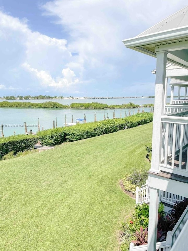 view of yard featuring a water view