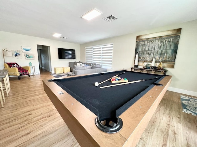 playroom featuring billiards and light hardwood / wood-style floors