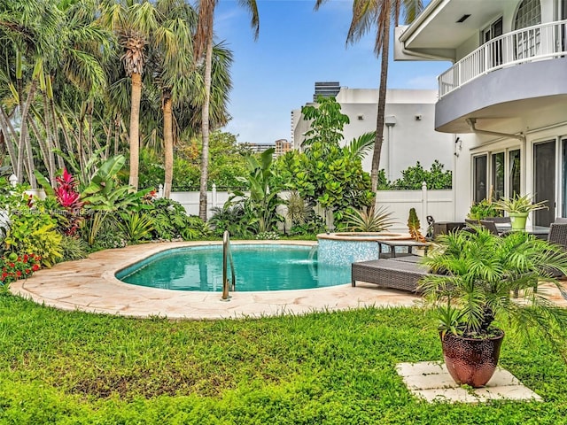 view of pool featuring a patio and pool water feature