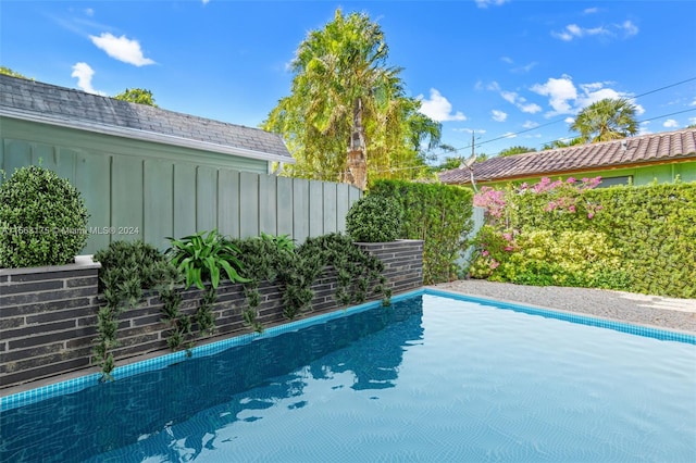 view of swimming pool