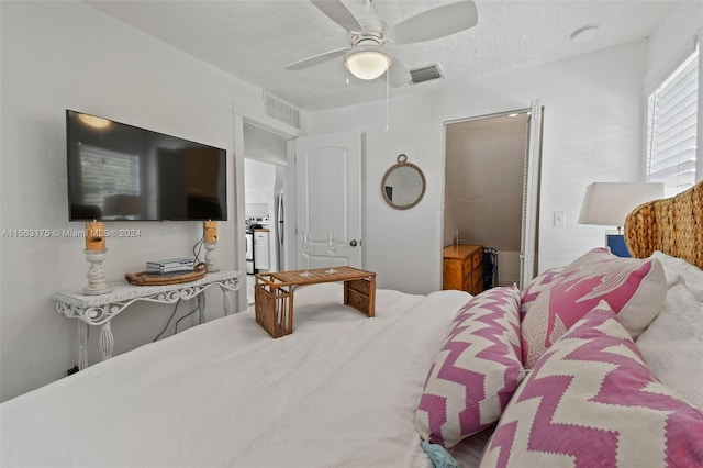 bedroom featuring ceiling fan