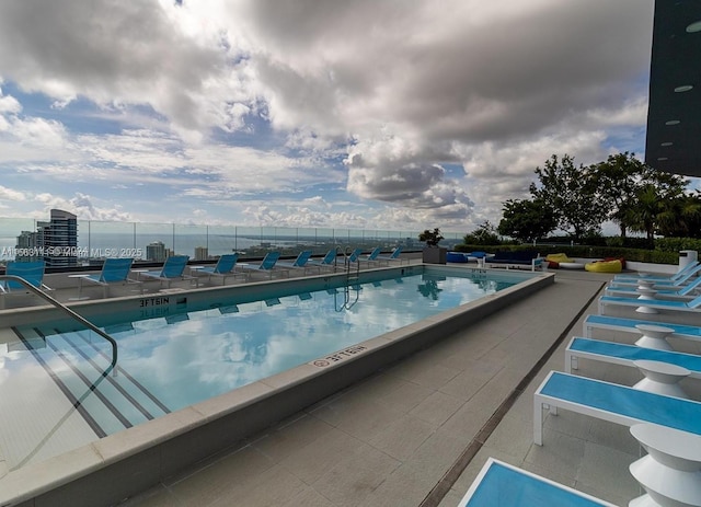 view of swimming pool