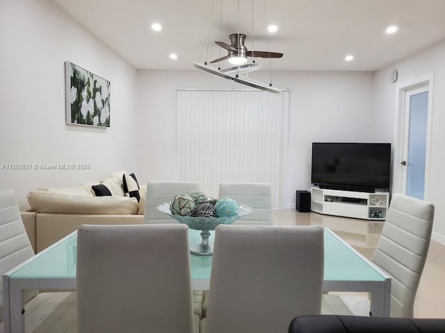 dining room with ceiling fan