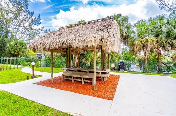 view of property's community featuring a gazebo and a yard