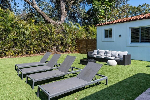 view of yard with an outdoor living space