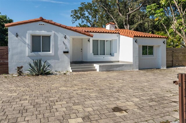 view of mediterranean / spanish-style house