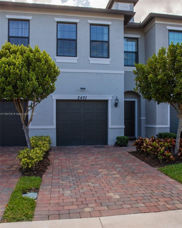 view of front facade with a garage