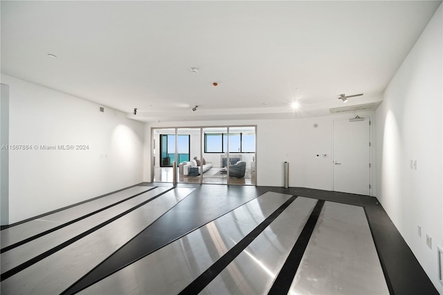 spare room featuring concrete floors