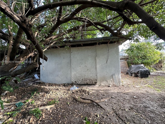 view of outdoor structure