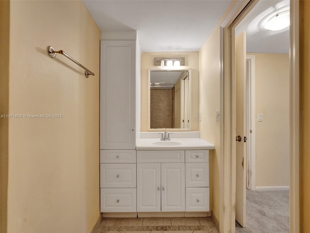 bathroom featuring large vanity