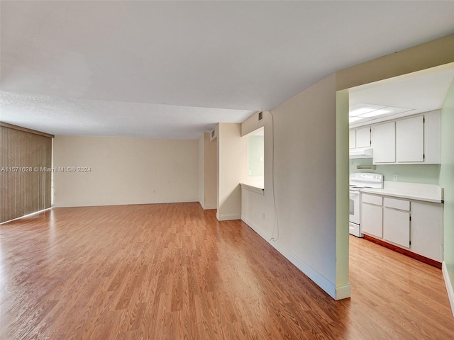 empty room featuring light hardwood / wood-style flooring