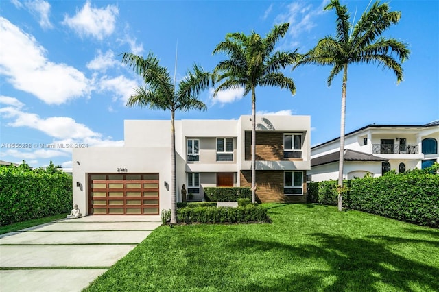 view of front of home featuring a front lawn