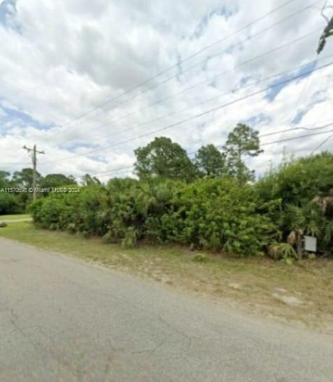 Listing photo 2 for 2701 E 7th St, Lehigh Acres FL 33936