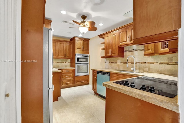 empty room with a textured ceiling and ceiling fan with notable chandelier