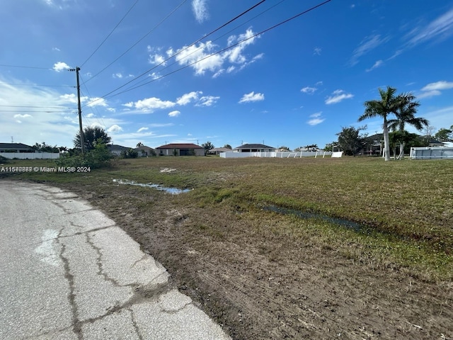 Listing photo 2 for 16 SW 25th Pl, Cape Coral FL 33991