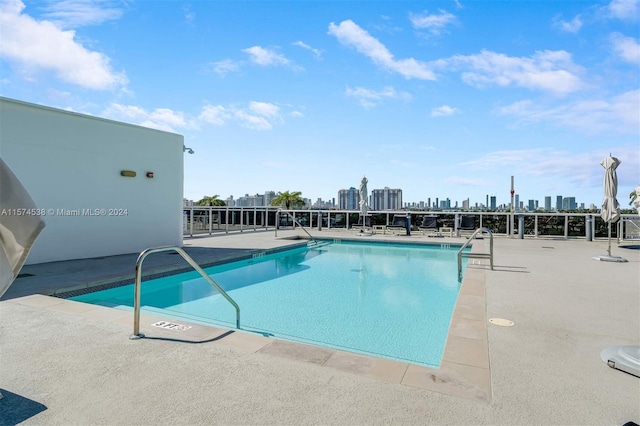 view of swimming pool