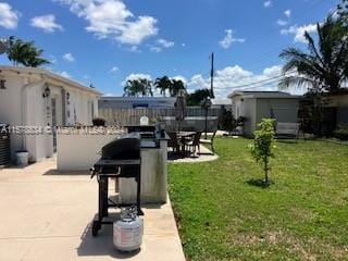 view of yard with a patio area