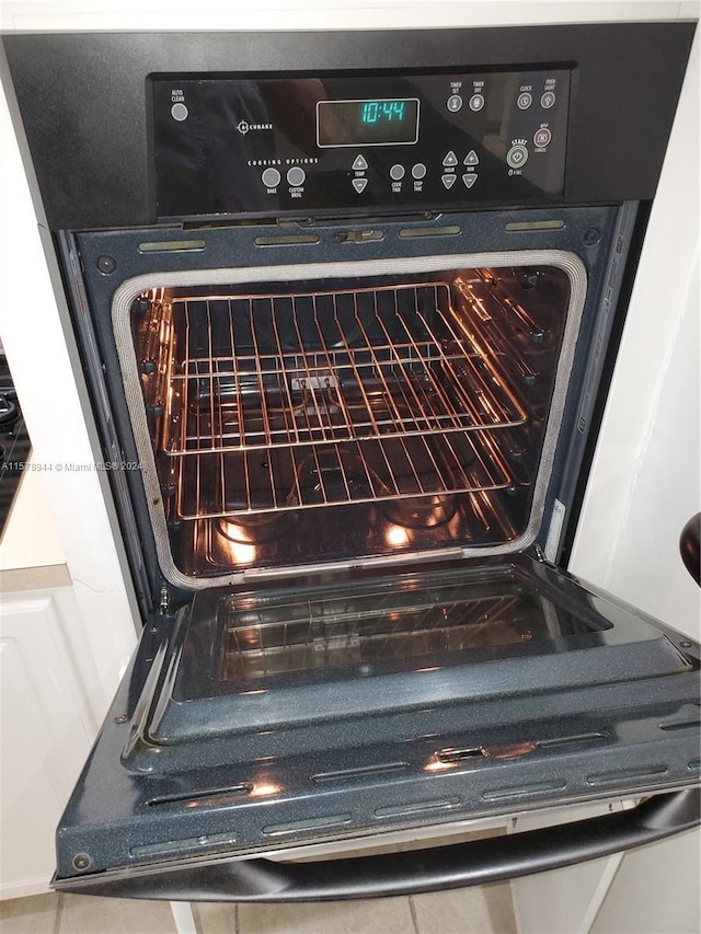 interior details featuring dishwashing machine