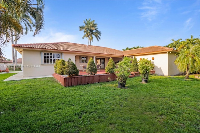 view of front of house with a front yard