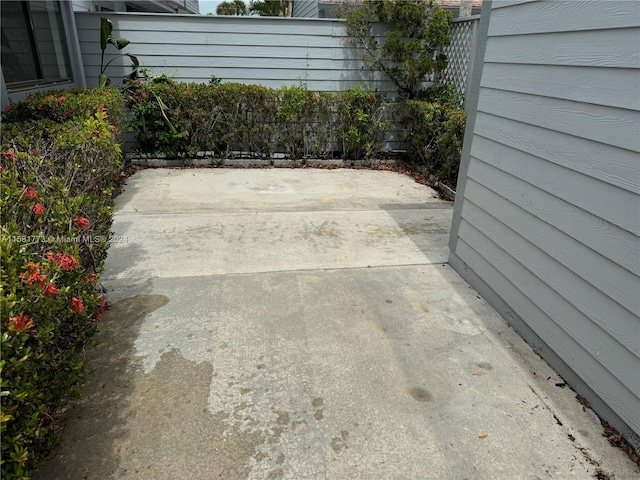 6114 SE Georgetown Pl, Hobe Sound, FL 33455 - view of patio