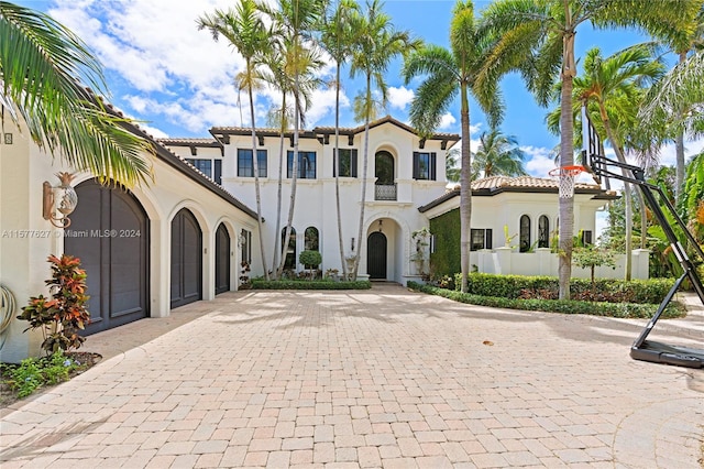 view of mediterranean / spanish-style house