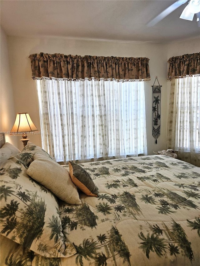 bedroom featuring ceiling fan