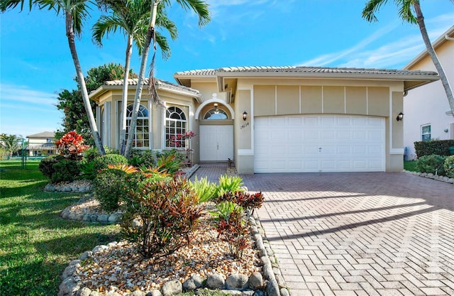 view of front facade with a garage