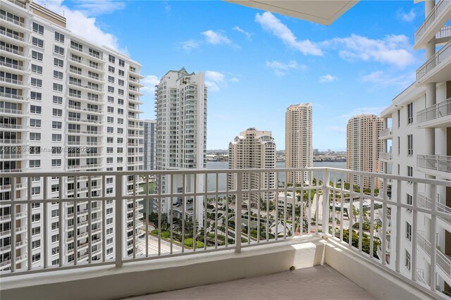 701 Brickell Key Blvd Unit Lph-06, Miami, FL 33131 - balcony with a city view and a water view