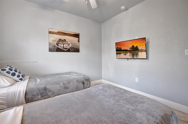 unfurnished bedroom with ceiling fan