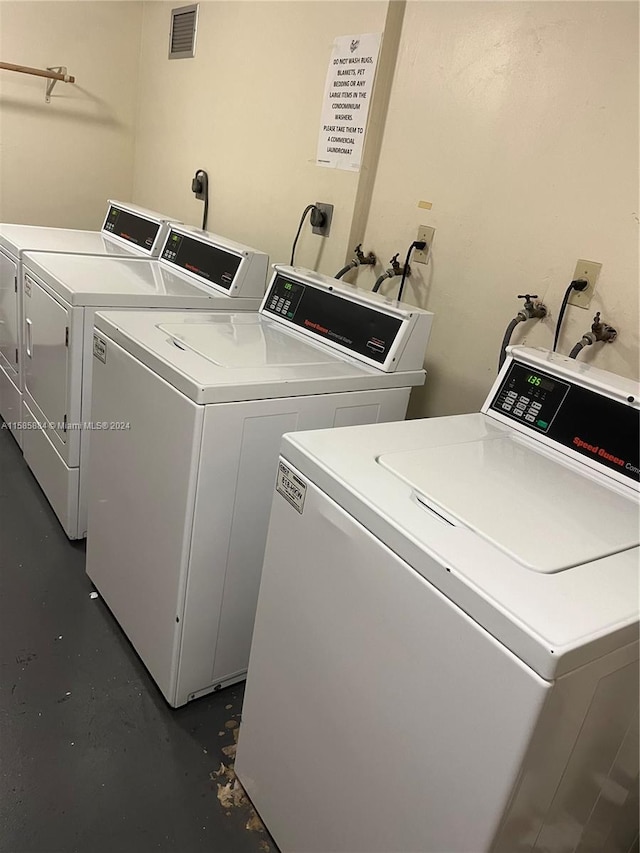 washroom featuring independent washer and dryer, washer hookup, and electric dryer hookup