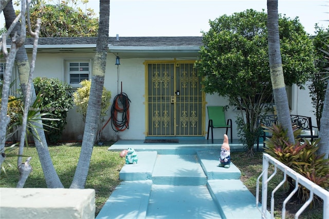 view of doorway to property