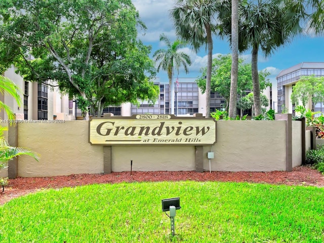 view of community / neighborhood sign