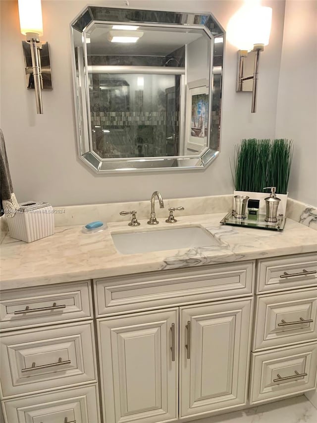 bathroom featuring large vanity