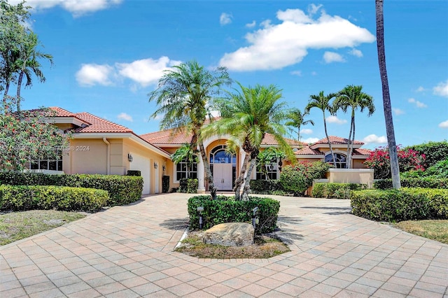 view of mediterranean / spanish-style house